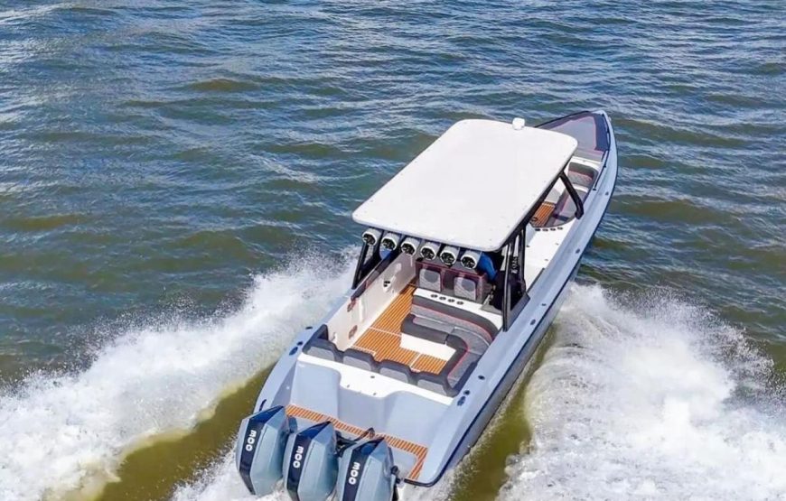 PRIVATE BOAT BLACK PHANTER