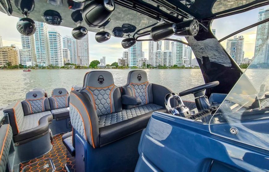 PRIVATE BOAT Black Sheet