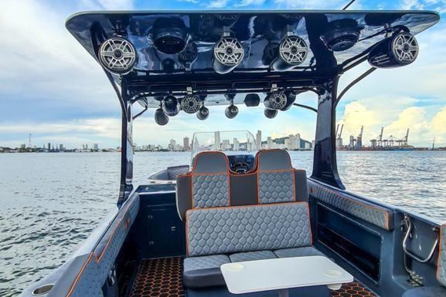 PRIVATE BOAT Black Sheet